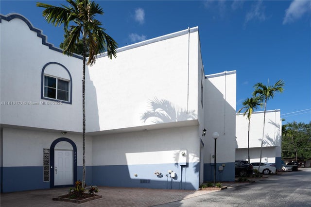 2 of 42 - 2927 Sw 18 Th Terrace, Fort Lauderdale, FL