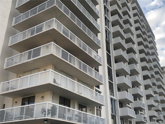 1 of 35 - 1500 S Ocean Dr 7k, Hollywood, FL