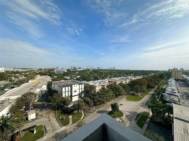 4 of 25 - 13499 Biscayne Blvd 1013, North Miami, FL