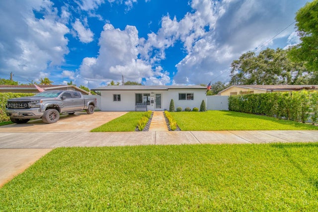 3 of 35 - 6641 Greene St, Hollywood, FL