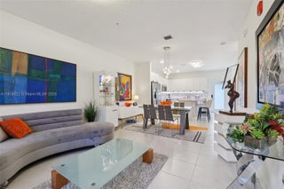 Photo of Listing #A11818522