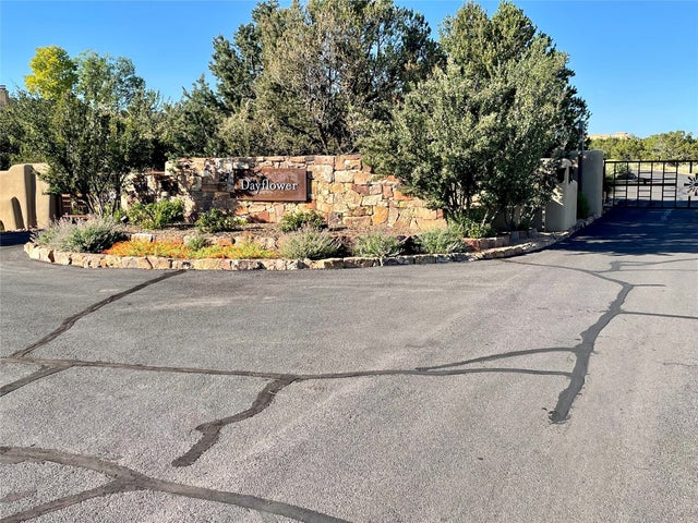 103 Sunflower Drive, Santa Fe