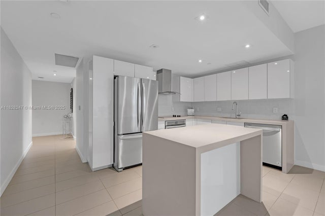 3 of 49 - 1600 Ne 1st Ave 2916, Miami, FL