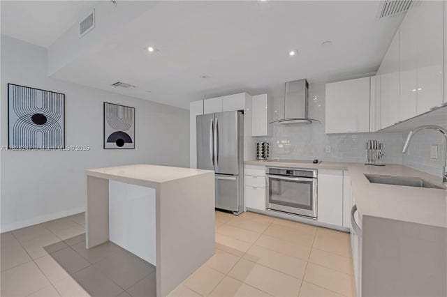 5 of 49 - 1600 Ne 1st Ave 2916, Miami, FL