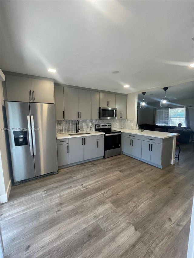 3 of 37 - 1334 Nw 83rd St, Miami, FL