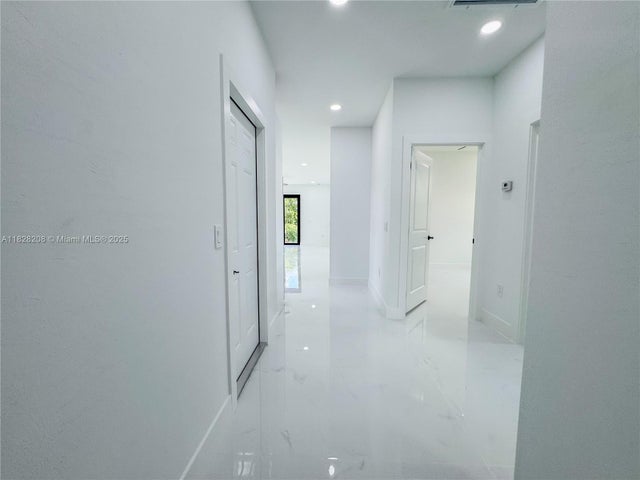 4 of 21 - 505 W 10th St, Lehigh Acres, FL