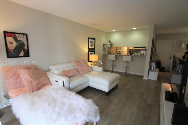 1 of 10 - 825 Nw 13th St 1110, Boca Raton, FL