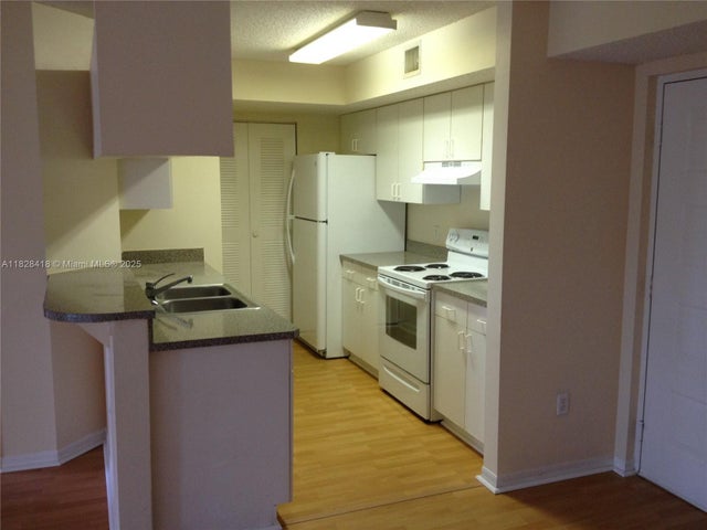 3 of 20 - 470 S Park Rd 7-308, Hollywood, FL