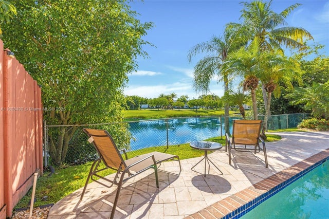 1 of 31 - 220 Sw 113th Ter, Pembroke Pines, FL