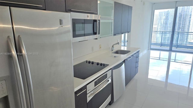 3 of 22 - 90 Sw 3rd St 4110, Miami, FL