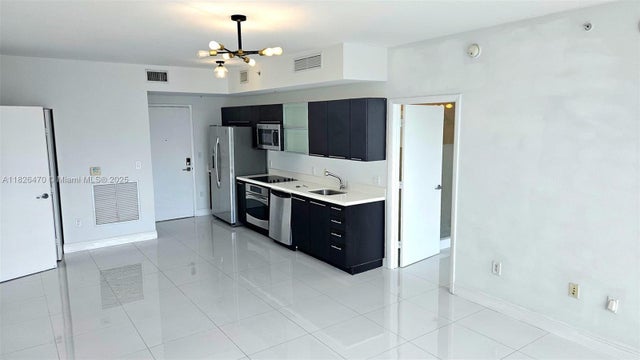 4 of 22 - 90 Sw 3rd St 4110, Miami, FL