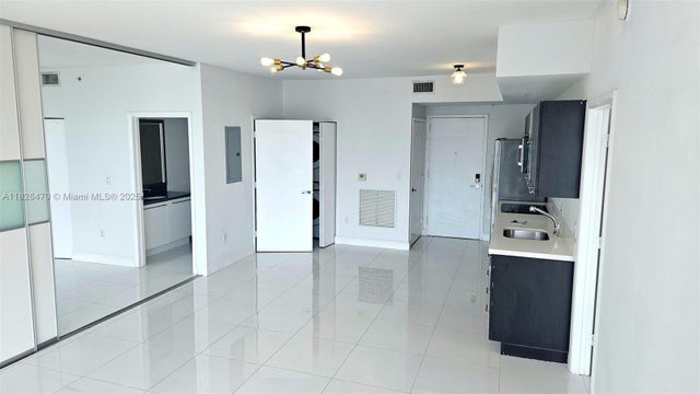 5 of 22 - 90 Sw 3rd St 4110, Miami, FL