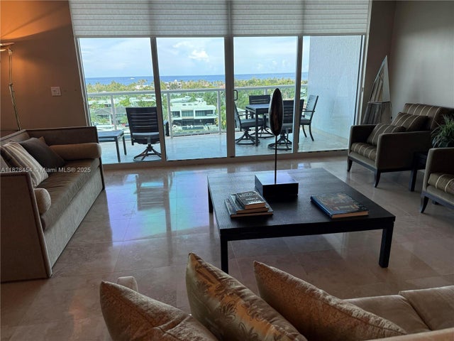 1 of 44 - 20201 E Country Club Dr 901, Aventura, FL