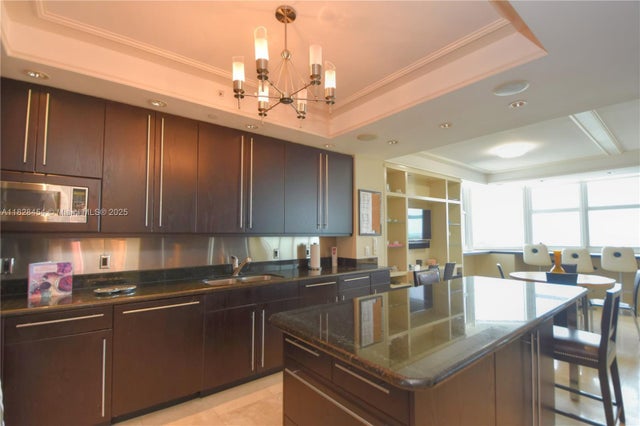 2 of 44 - 20201 E Country Club Dr 901, Aventura, FL