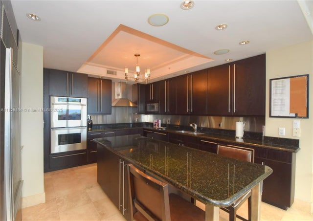 3 of 44 - 20201 E Country Club Dr 901, Aventura, FL