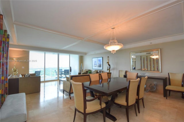 5 of 44 - 20201 E Country Club Dr 901, Aventura, FL