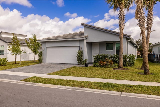 4 of 43 - 4242 Rosa Dr, Deerfield Beach, FL