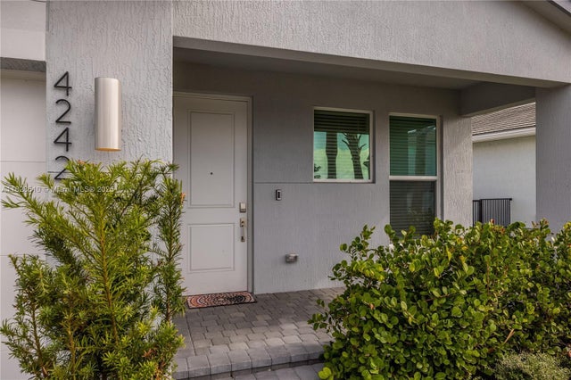 5 of 43 - 4242 Rosa Dr, Deerfield Beach, FL