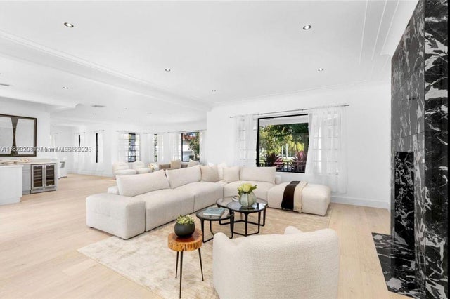4 of 27 - 4444 Adams Ave, Miami Beach, FL