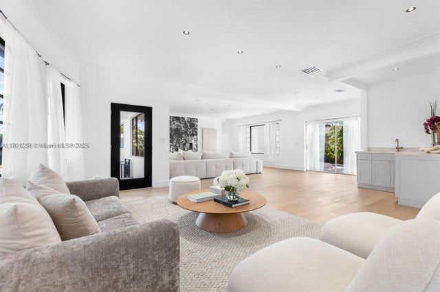 5 of 27 - 4444 Adams Ave, Miami Beach, FL