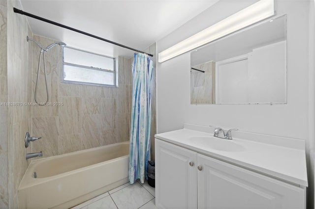 3 of 17 - 1700 Ne 191st St 403, Miami, FL