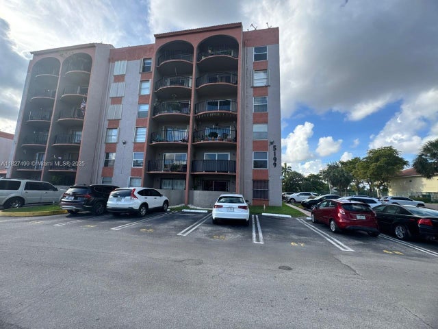 1 of 39 - 5199 Nw 7th St 607, Miami, FL