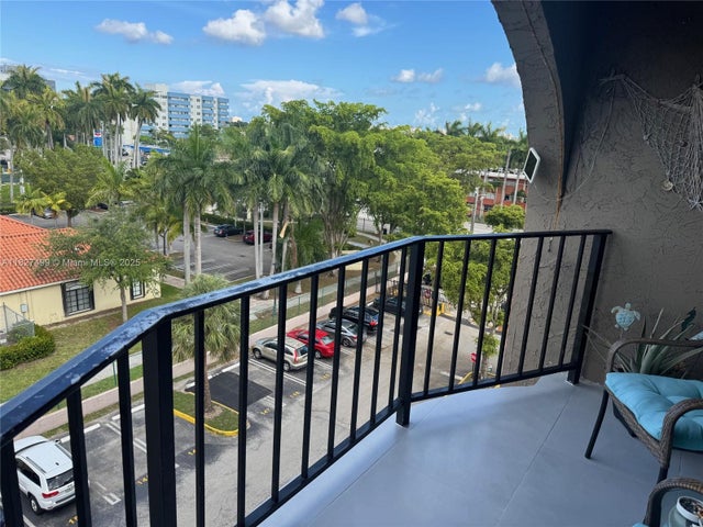 3 of 39 - 5199 Nw 7th St 607, Miami, FL