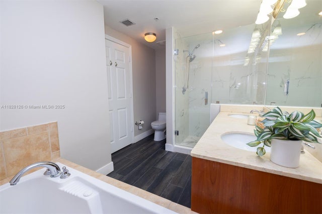 5 of 28 - 888 S Douglas Rd Ph07, Coral Gables, FL