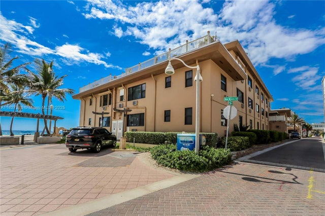 1 of 39 - 3300 N Surf Rd 3a, Hollywood, FL