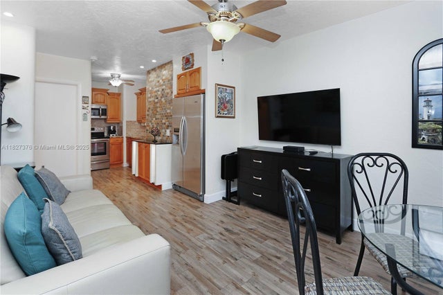 5 of 39 - 3300 N Surf Rd 3a, Hollywood, FL