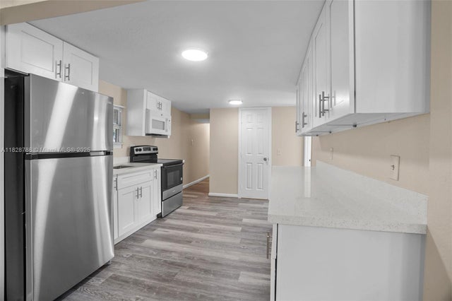 2 of 41 - 212 Sw 11th St, Dania Beach, FL