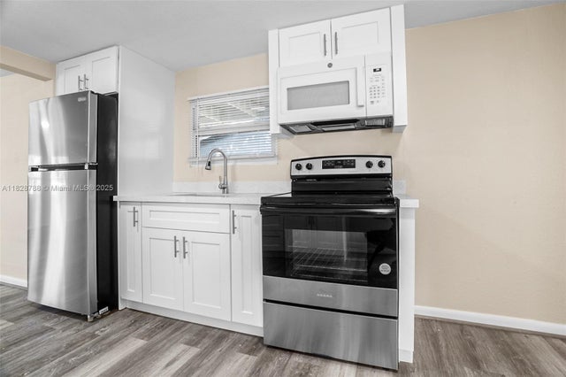 5 of 41 - 212 Sw 11th St, Dania Beach, FL