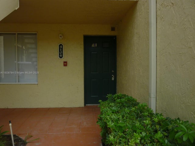 2 of 8 - 4106 Glenmoor Dr, West Palm Beach, FL
