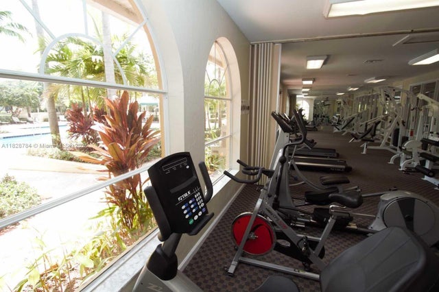 3 of 8 - 4106 Glenmoor Dr, West Palm Beach, FL
