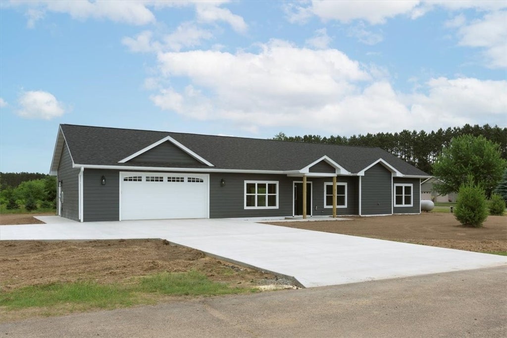 N8212 574th Street, Colfax