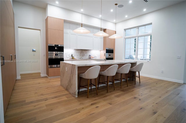 4 of 24 - 7605 Sw 71st Ave, Miami, FL