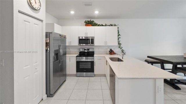 4 of 44 - 5544 Nw 27th Pl 1, Lauderhill, FL
