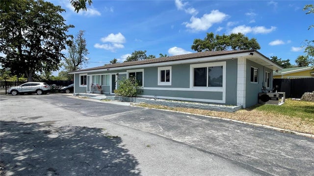 5 of 34 - 499 W Melrose Cir, Fort Lauderdale, FL