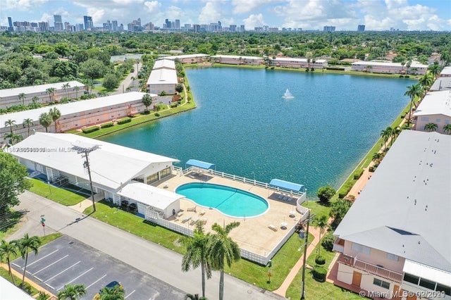 1 of 10 - 820 Sw 11th Ave 16b, Hallandale Beach, FL