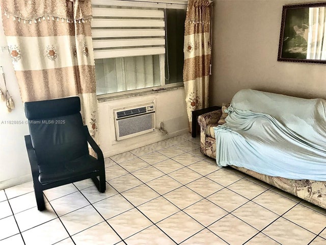 3 of 10 - 820 Sw 11th Ave 16b, Hallandale Beach, FL