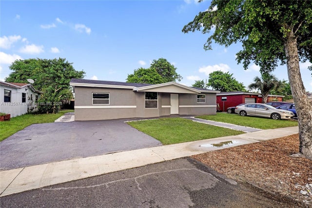 1 of 33 - 4290 Nw 38th Ave, Lauderdale Lakes, FL