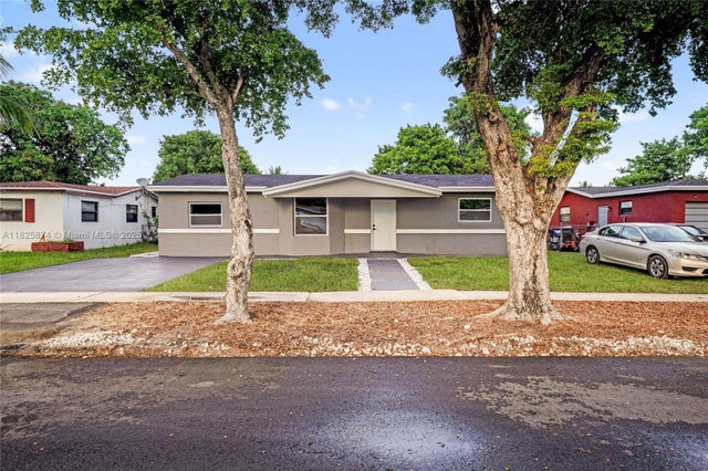 3 of 33 - 4290 Nw 38th Ave, Lauderdale Lakes, FL