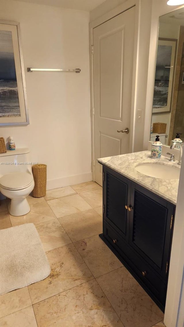 3 of 11 - 170 Se 14th St 2405, Miami, FL