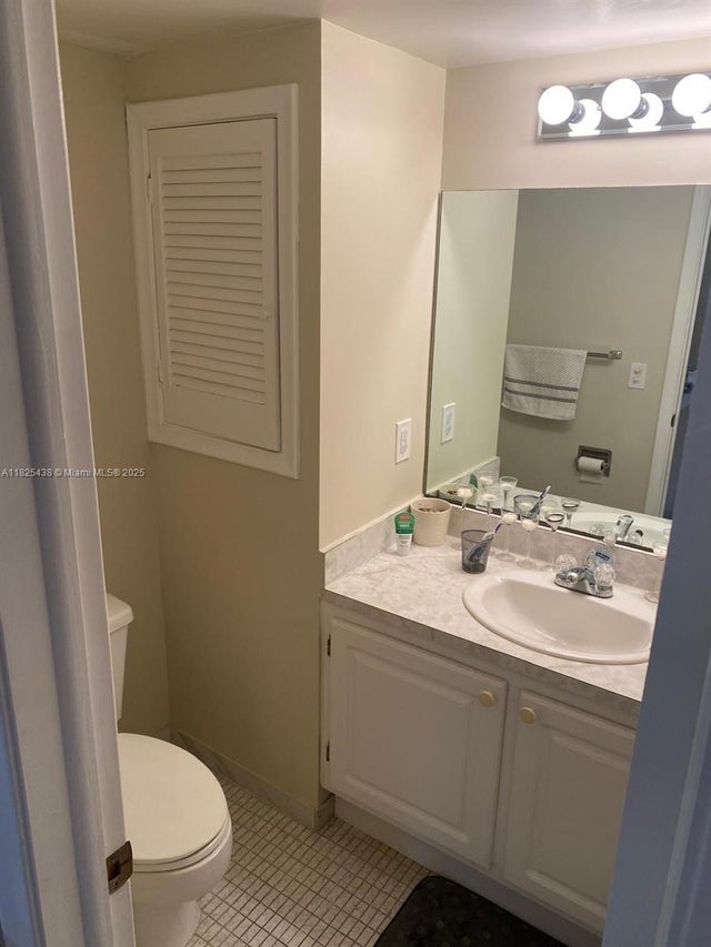 5 of 15 - 361 S Hollybrook Dr 206, Pembroke Pines, FL