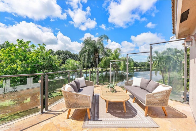 3 of 65 - 10922 Nw 49th Dr, Coral Springs, FL