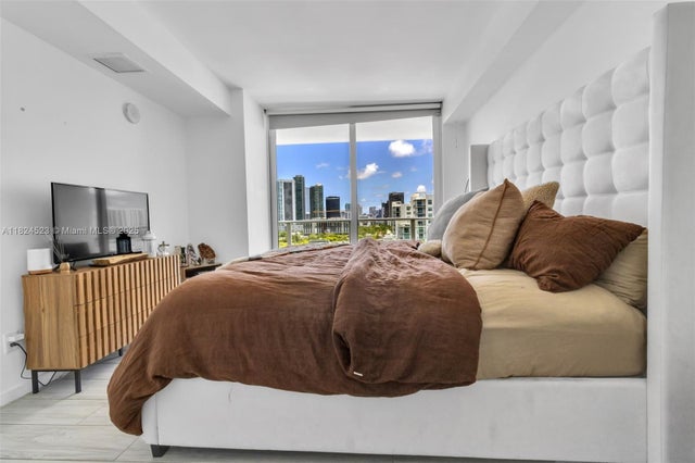 5 of 52 - 4250 Biscayne Blvd 1217, Miami, FL