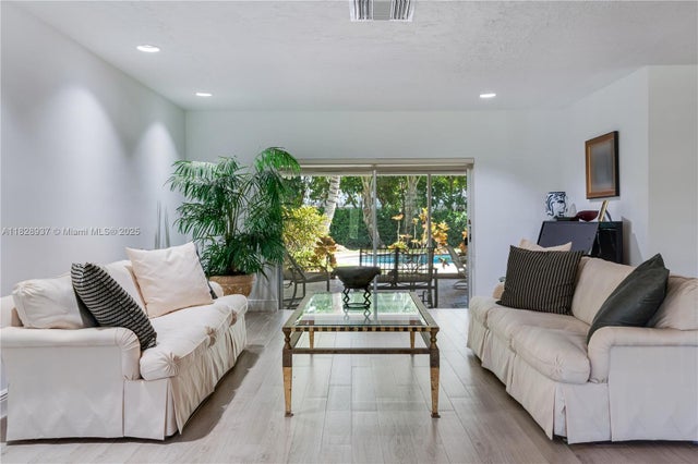 5 of 34 - 8121 Sw 139th Ter, Palmetto Bay, FL
