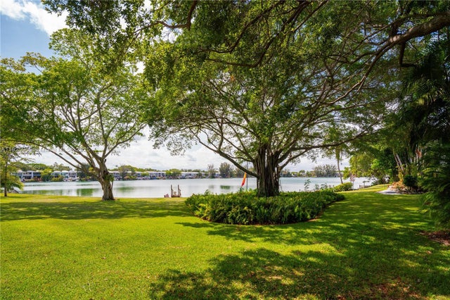 3 of 37 - 5292 Sw 69th Pl, Miami, FL