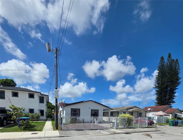 2237 Nw 50th St, Miami