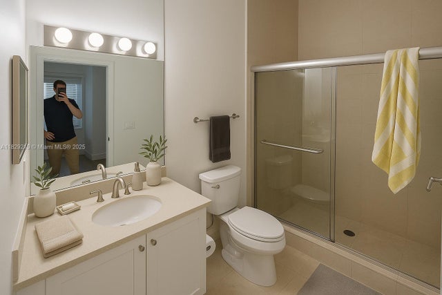 4 of 10 - 19900 E Country Club Dr 104, Aventura, FL